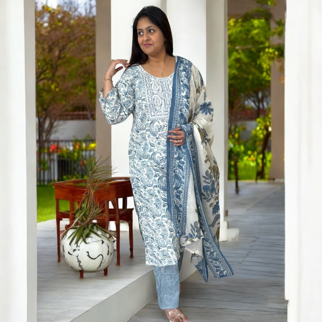 Elegant Cotton Ethnic Suit with Intricate Threadwork