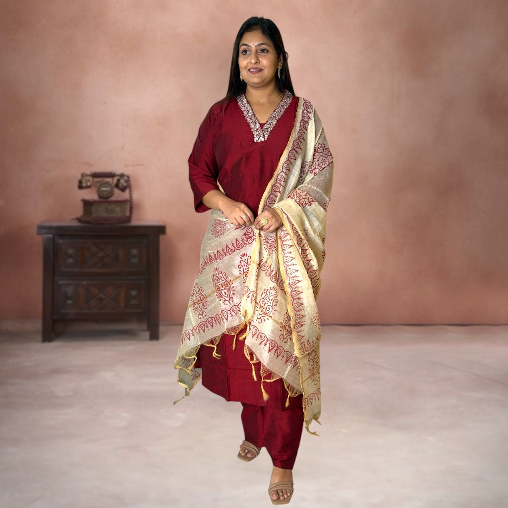 Sunheri Bangalore Silk Suit Set